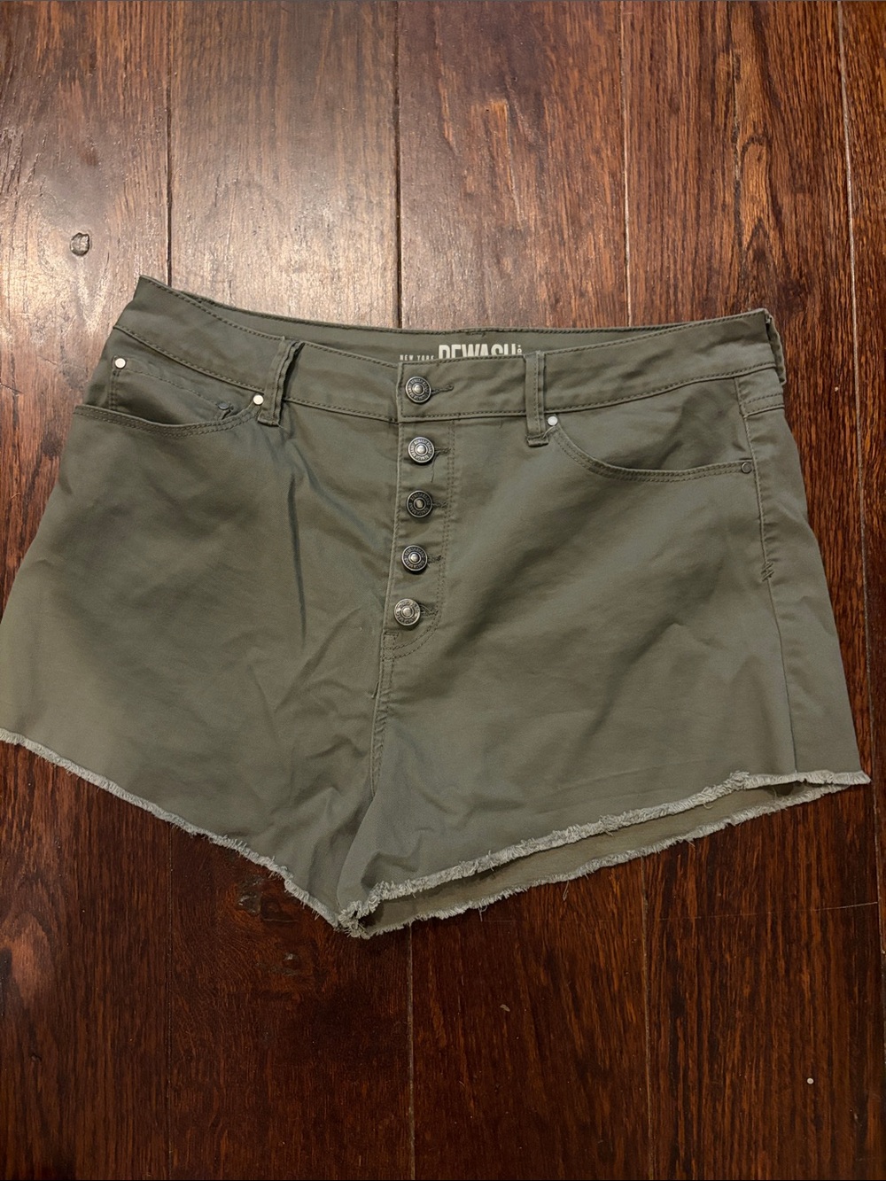 Rewash Olive High-Waist Button-Front Shorts